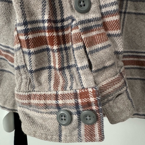 Men’s Patagonia flannel button down - Picture 6 of 9